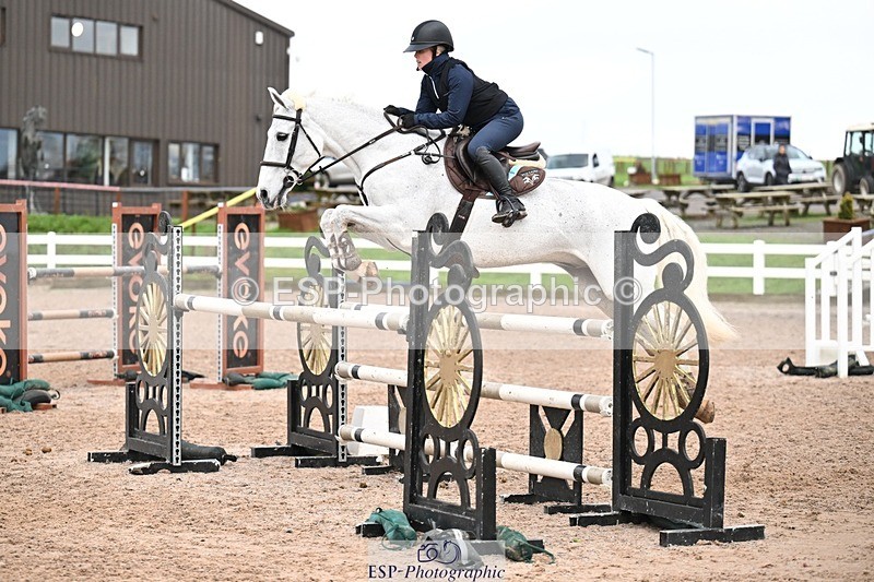 251206-135319-01204 - Cls 13 Snr Foxhunter and 1.20m