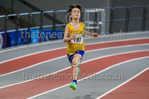 Age26SUN-927563 - Track Male Set One