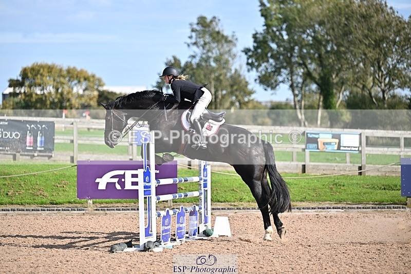 251001-150004-00521 - Cls 6 Foxhunter and 1.20m Open