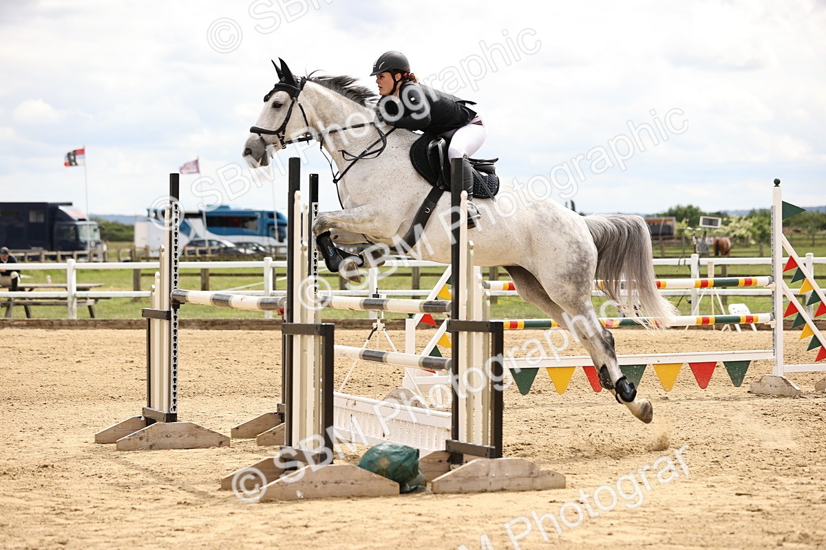 SBM_003272 - Class 11 - Senior Newcomers - 1.10m