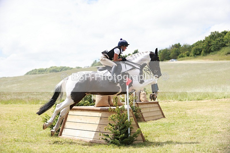 240630X-130245-6982 - 373-Maddy_Hand-LANGALLER_BLUE_MOON