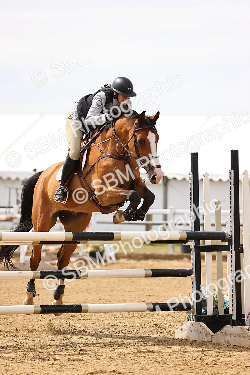 SBM_009665 - Class 8 - Senior Newcomers - 1.10  Open