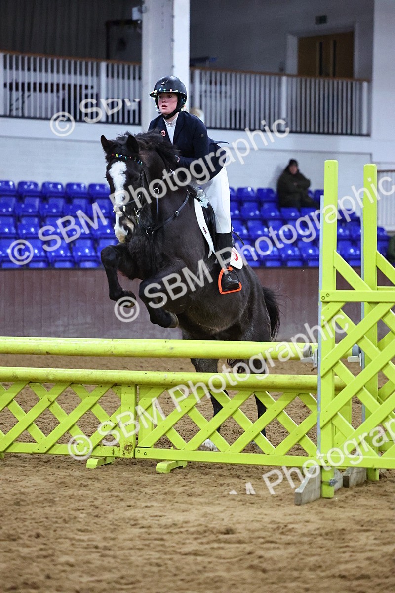 SBM_002831 - Class 6 - Holly & Ivy Stakes - 90cm