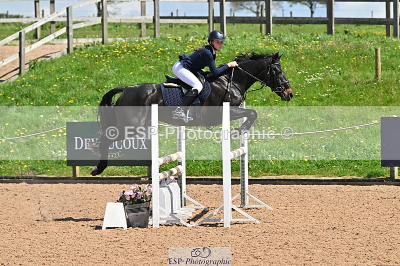 240504A-125531-01670 - Cls 4 Blue Chip Pony Newcomers & 1m Open