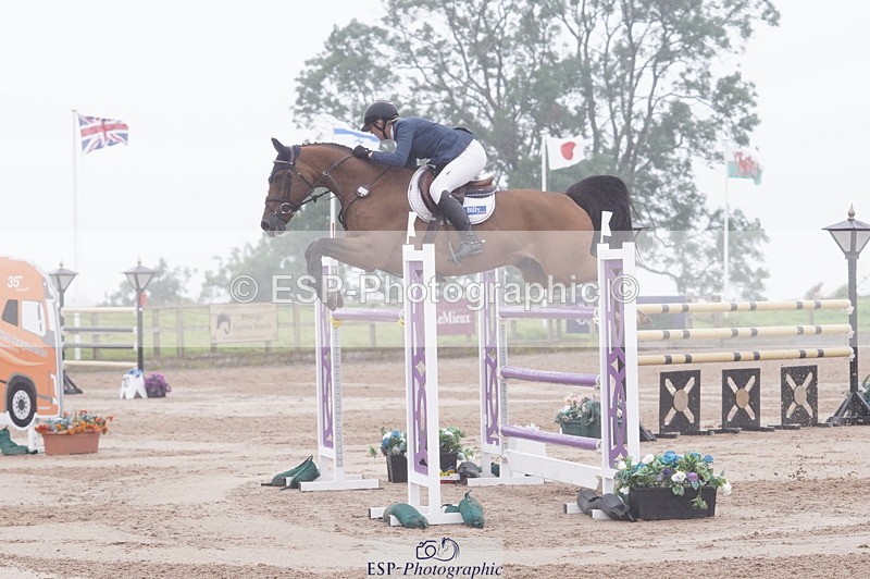 240720A-110256-14245 - Cls 3, 3 Star Small Tour 1.40m