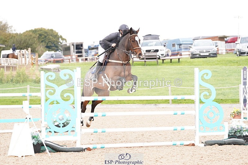 241004A-145556-00843 - Fri 04 Snr Fox & 1.20m Open