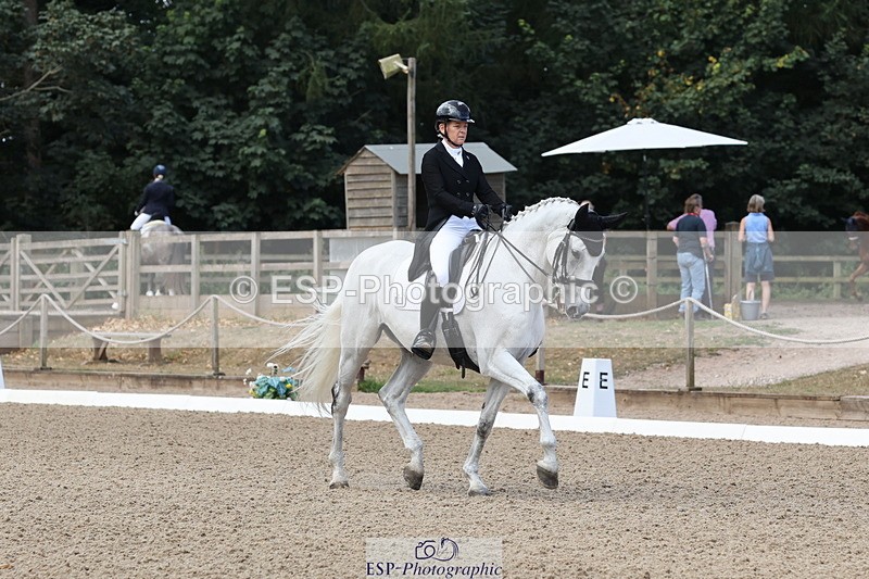 250809A-095933-02262 - 039-Jane.GilbyHugo.Holunder