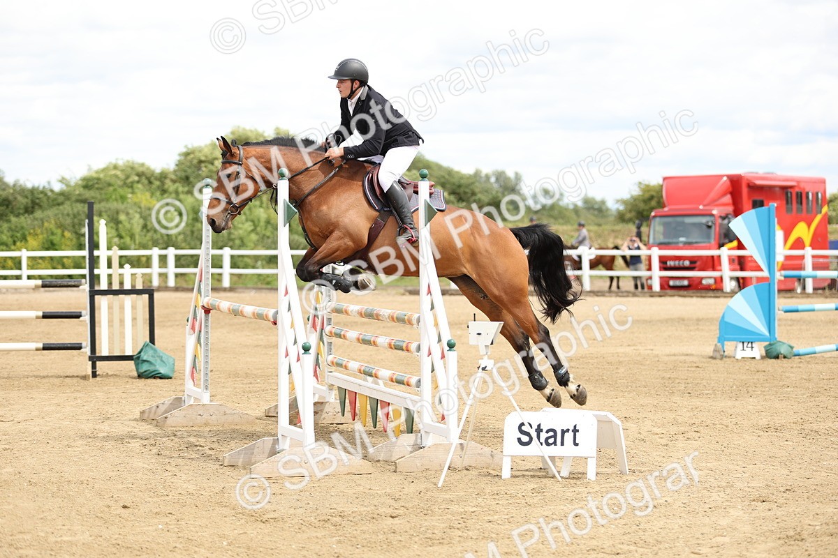 SBM_000886 - Class 4 - Senior Newcomers - 1.10m