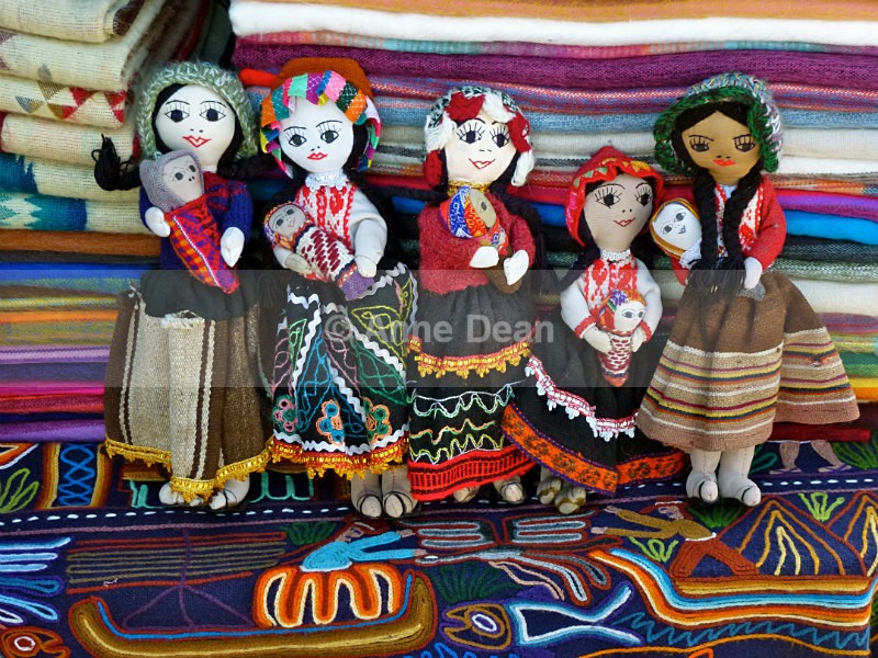 How much is that dolly in the window? - Ecuador
