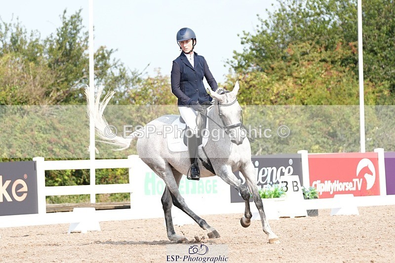 250817-103132-08073 - 149-Sophie.HawkeRAINBOW.DREAM