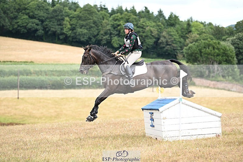 250803A-145550-15411 - P-710-Isla.Kitson-BLUES.CLOUD