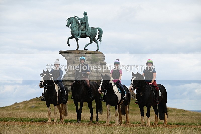 DSC_6438 - Time at Statue 12:17 to 12:44