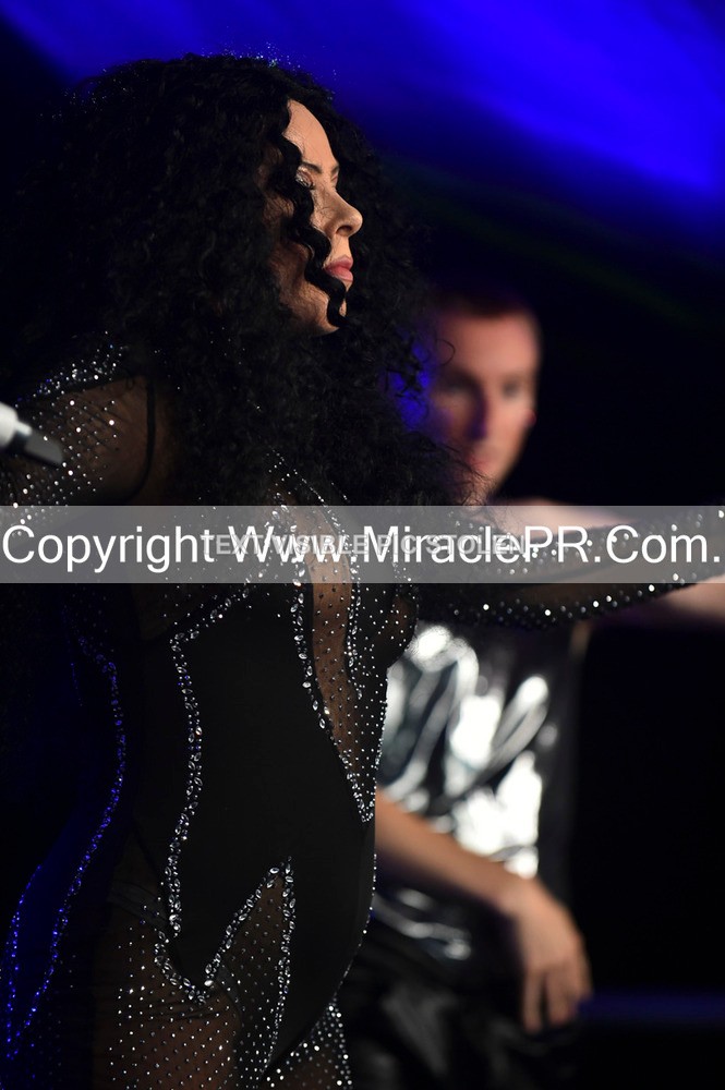 SH4_6300 - The Cher Experience