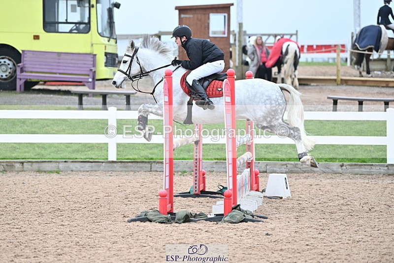 240128A-121325-00805 - Cls 4 Pony Newcomers and 1m Open