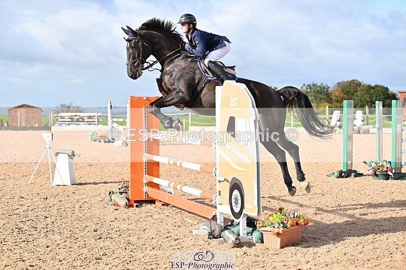 251005-102552-02756 - Cls 15 Foxhunter and 1.20m