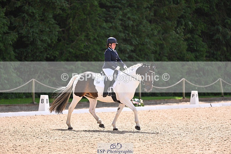 240809-114851-00580 - 228-Lauren.Picknett-Bonnie.V