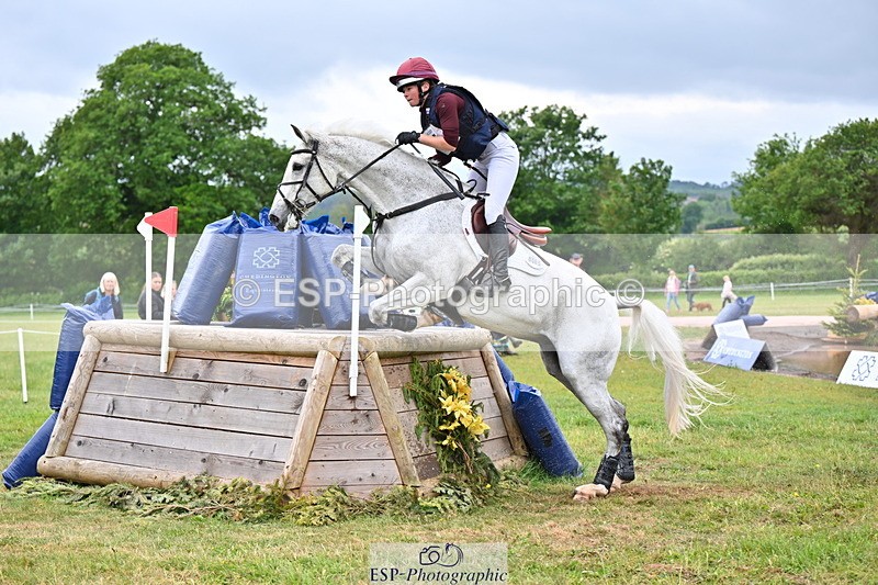 250524A-104709-09411 - A-065-Beatrice.Montgomerie-JAG.WOMANIZER.LADY