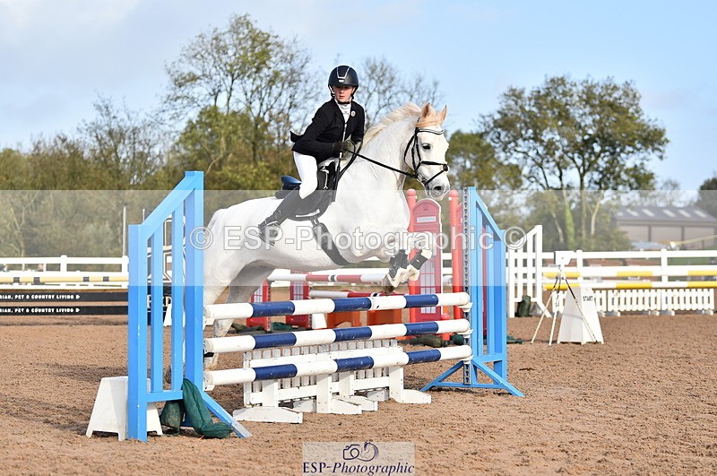 231028A-110832-00704 - Cls 2 British Novice & 80cm Open