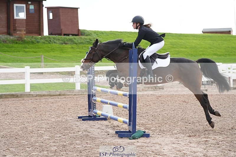 251026-121928-02367 - Cls 4 Pony Winter Novice + 80cm Open