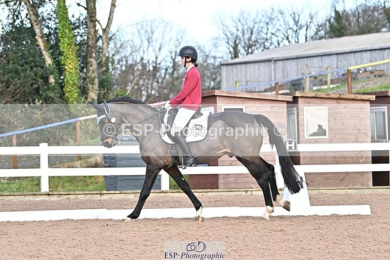 241214-122404-01595 - 132-Alys.Matravers-VORVASHILL.VERTIGO