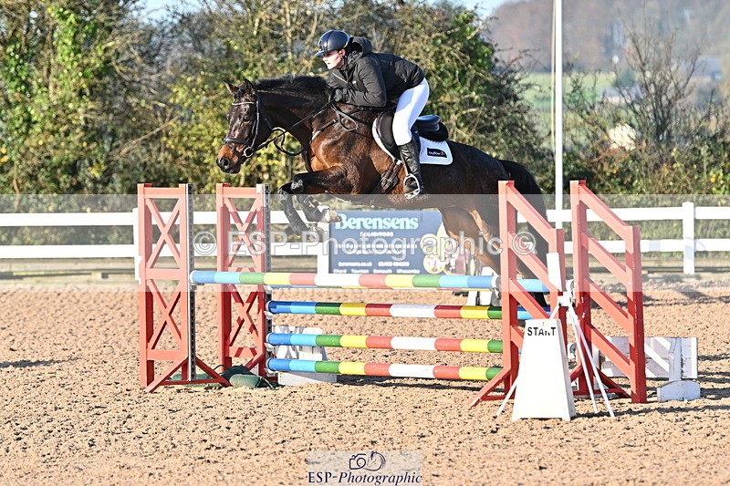 241113A-093500-00045 - Cls 01A&B Brit Nov & 90cm Open