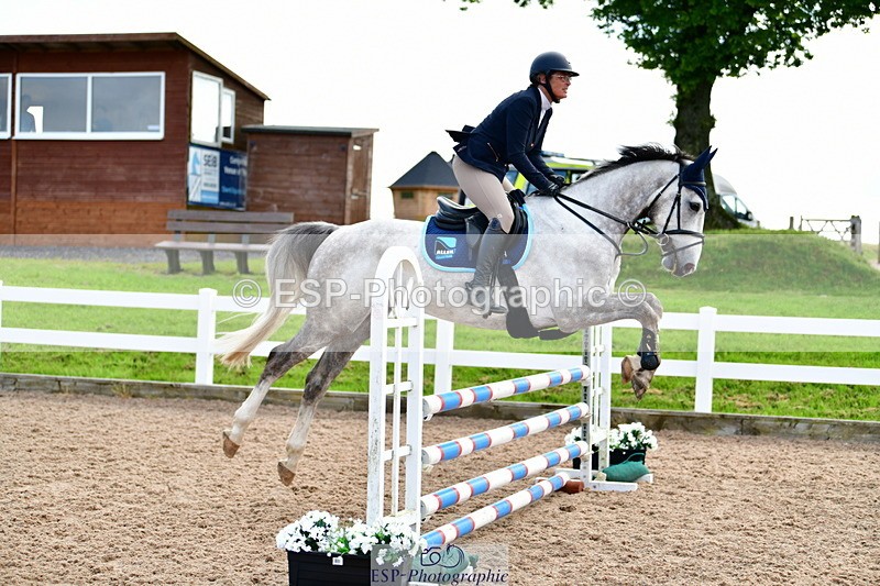 240526A-093333-07110 - Cls 32 British Novice and 90cm Open