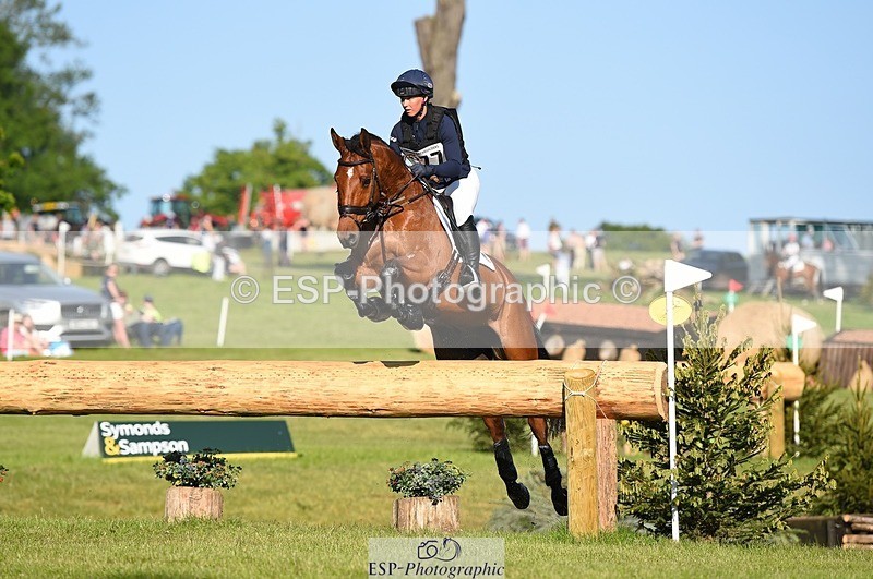 230527-181828-13789 - 177-ARGENTINO_BK-Dani_Evans-XC