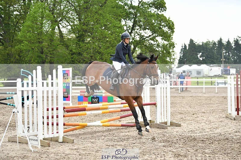 230512-095801-00432 - Cls 10 Snr 85cm Schooling