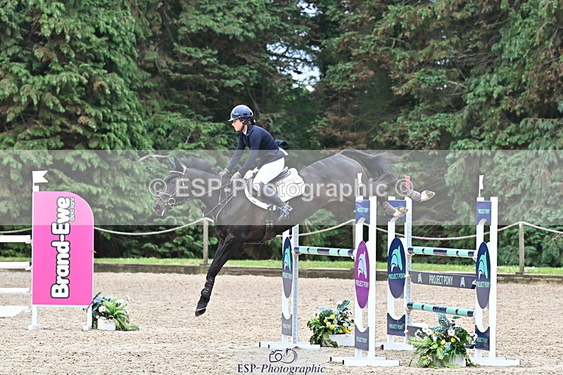 250524A-131224-11308 - D-409-Kirsty.Chabert-HERALDIKS.GIRL.OPPOSITION