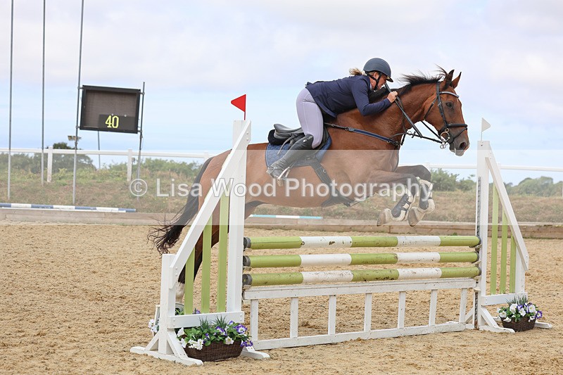 3E7A5115 - Class 4: Senior British Novice/90cm open