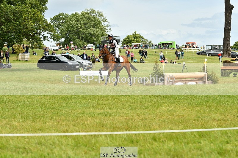 250525A-142122-16928 - D-476-Caroline.Powell-TIK.TOK