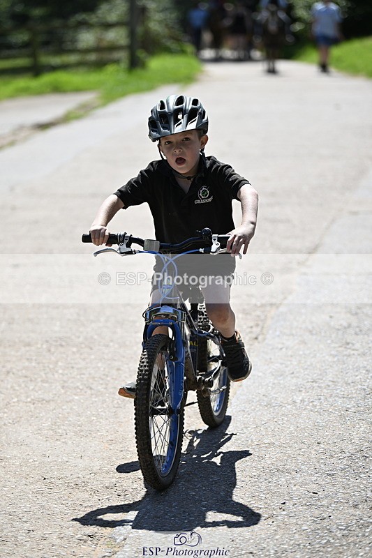 240728B-141652-00472 - Theo and Gemma's Groups Indoor