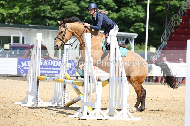 3E7A9555 - Class 8: Senior 80cm