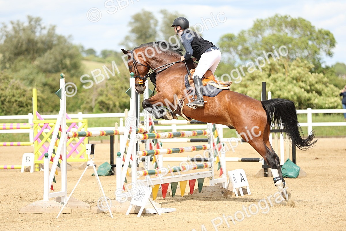 SBM_001263 - Class 5 - Senior Foxhunter - 1.20m