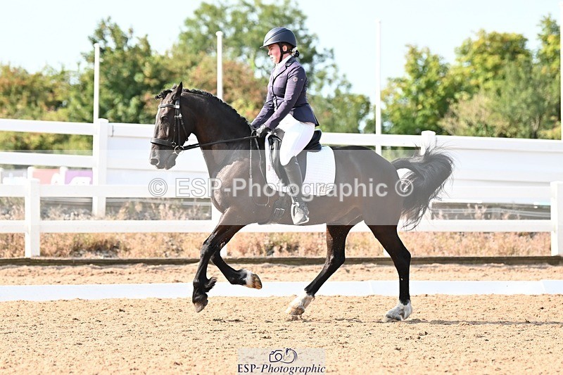 250815-095119-00220 - 027-Samantha.PringTongwynlais.Moon.Dancer