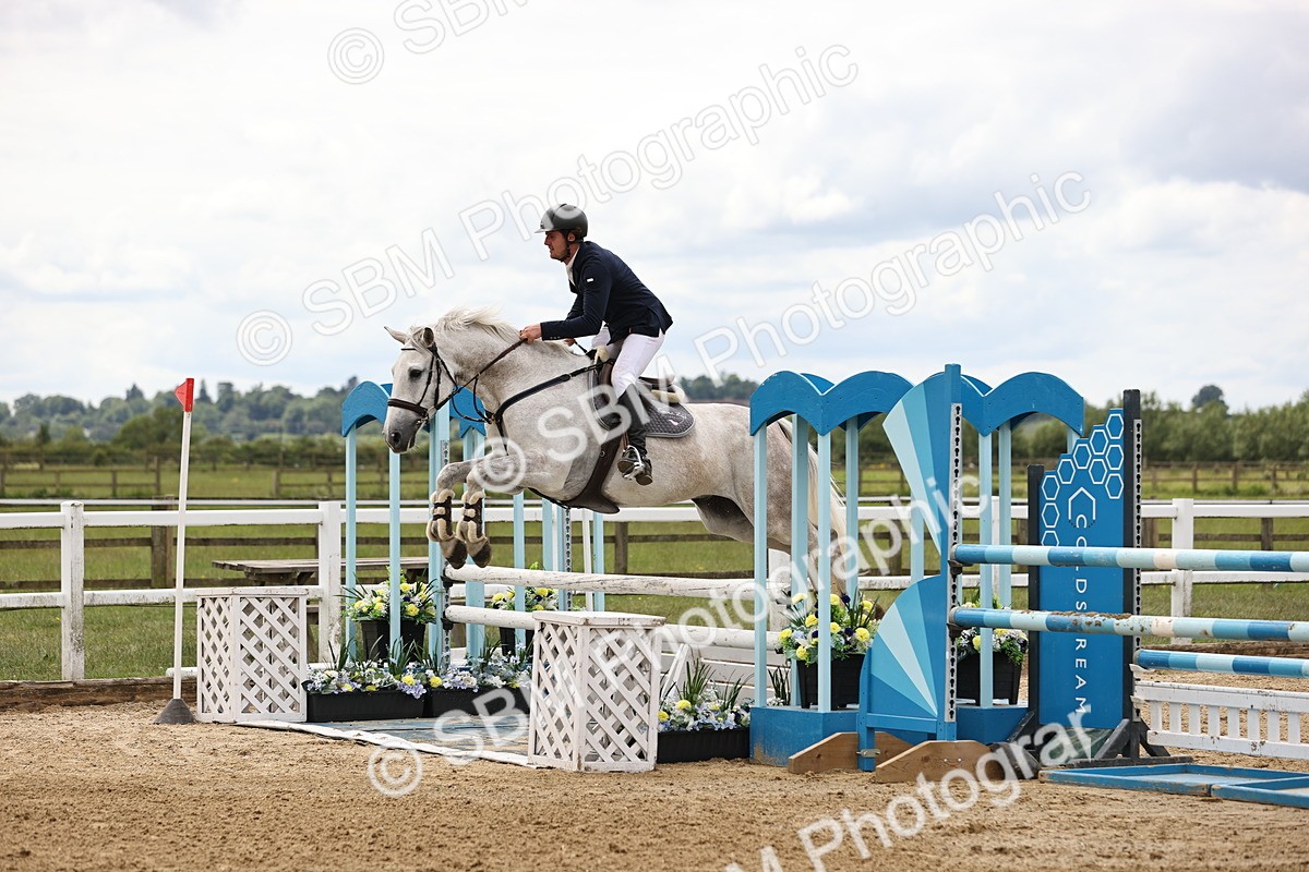 SBM_003021 - Class 11 - Senior Newcomers - 1.10m