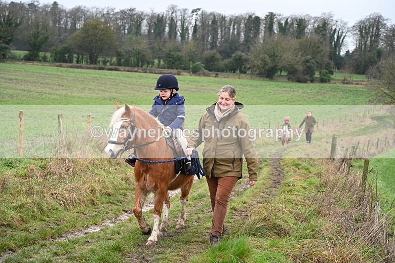 WJ7_9537 - Walk out..