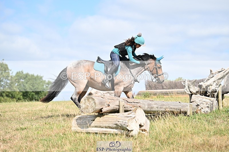 250821B-104917-00174 - Group B - Danielle