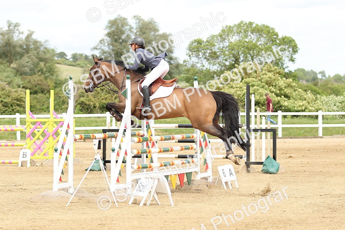 SBM_000956 - Class 4 - Senior Newcomers - 1.10m