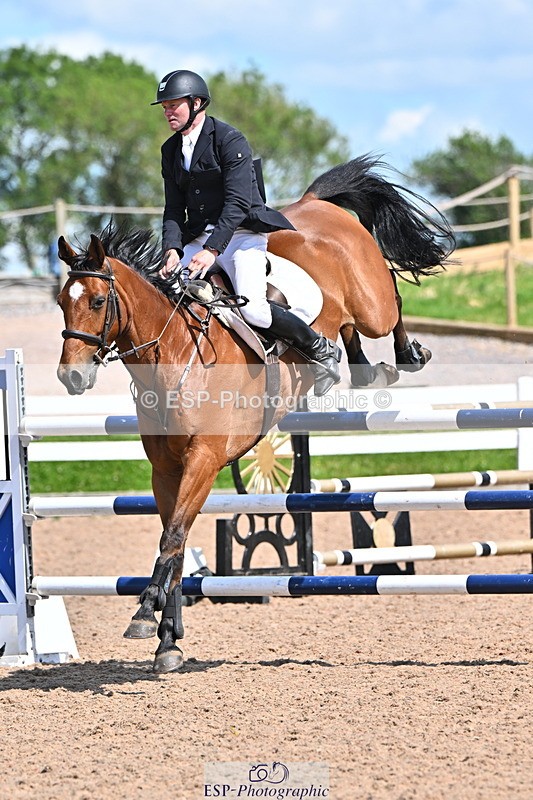 240619A-154310-00940 - Cls 5 Snr Foxhunter and 1.20m Open