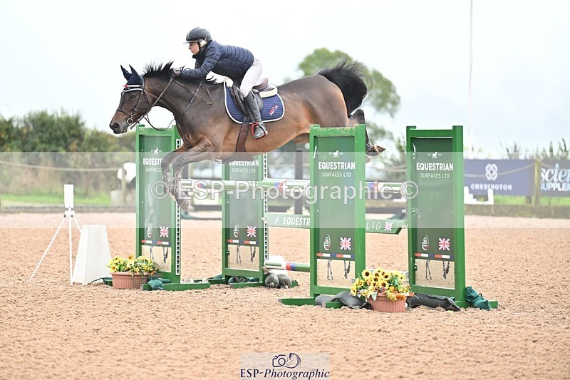 251003-133940-01181 - Cls 3 Foxhunter and 1.20m