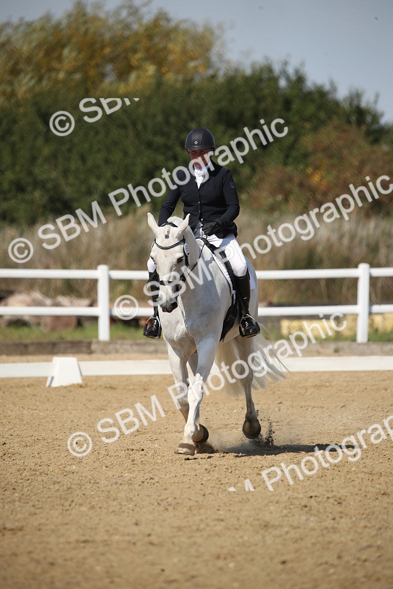 SBM_005042 - Class 11 - Novice 5 - 11.41-12.58