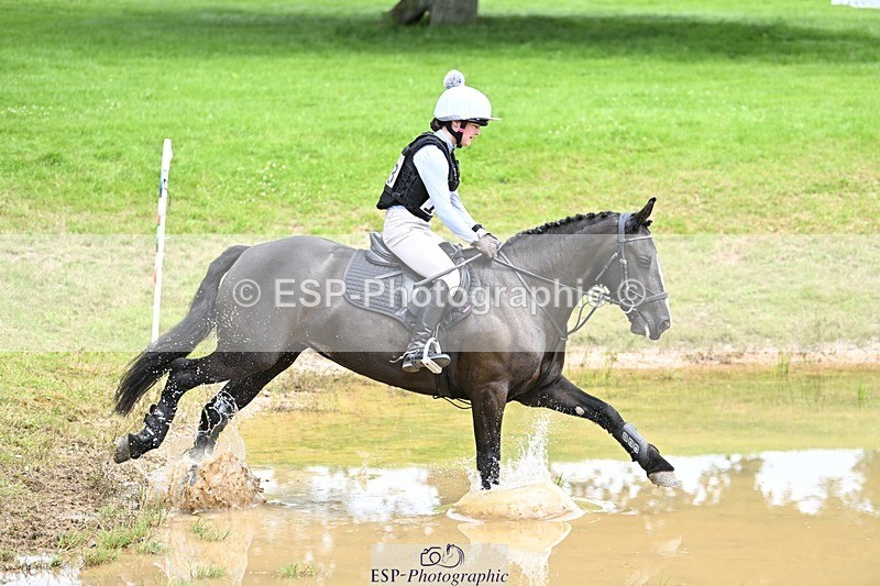 240803-133745-07249 - 153-Eleanor_Blewitt-CARRY_ON_PRINCESS