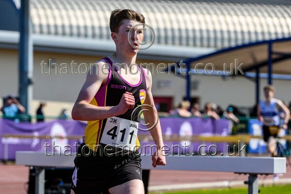 West25Sat-926741 - Track Male