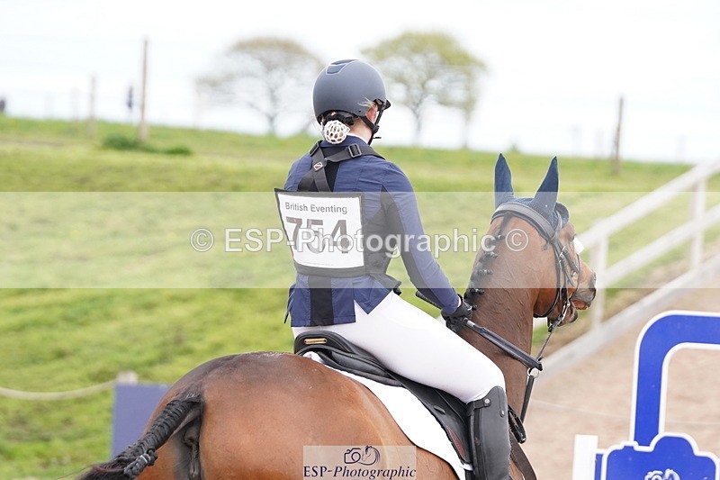 250419-133226-11068 - 754-Caitlyn.Faull-HAY.THERE.MONA