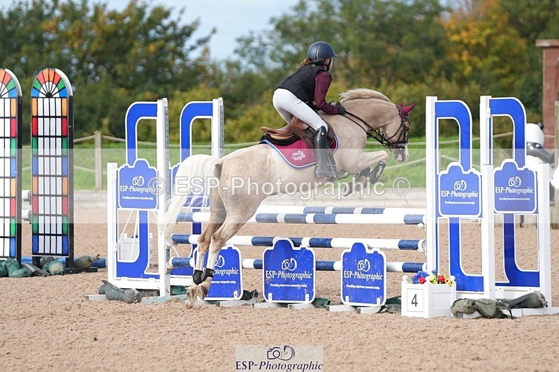 250921-102711-02189 - Cls 4 Pony British Novice and 80cm