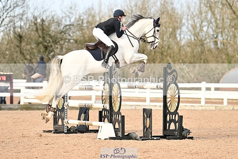 241208-135915-01853 - Cls 22 Foxhunter and 1.20m Open
