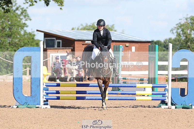 240714A-092739-01579 - Cls 1&2 128cm 10yrs & 70cm Open