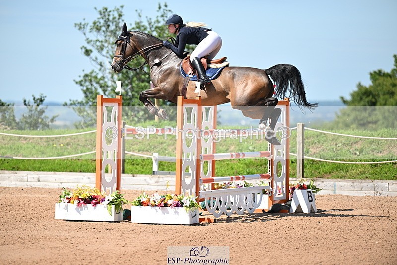 240718A-112120-04747 - Cls 1, 3 Star Small Tour 1.35m