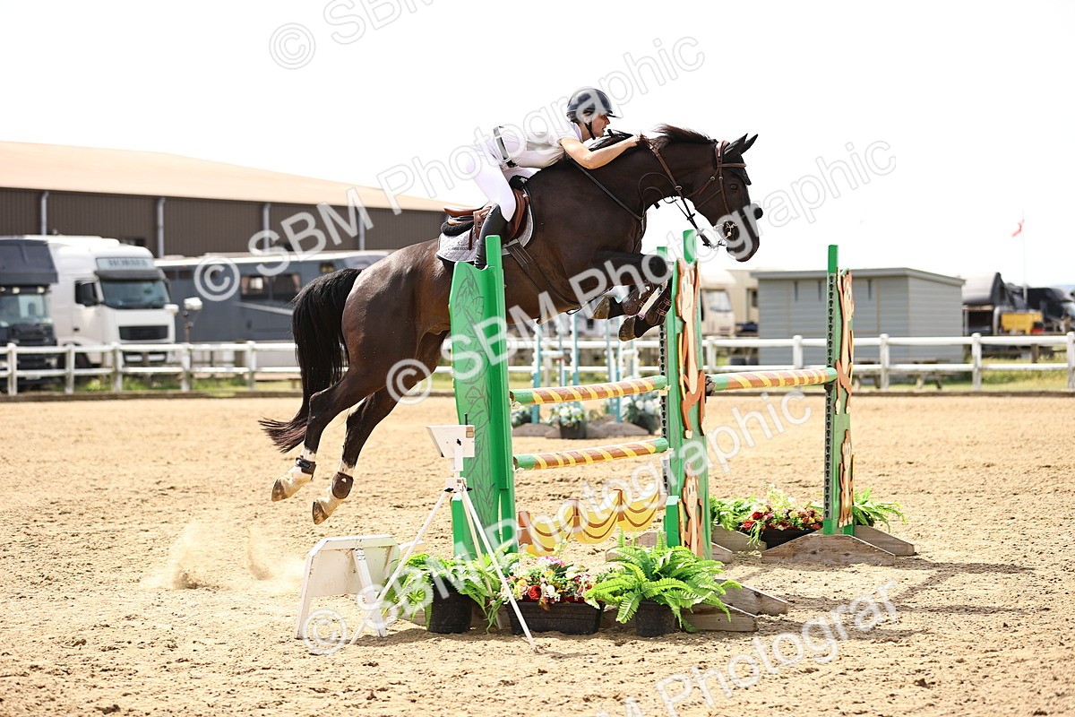 SBM_000483 - Class 15 - Redpost Equestian Senior Foxhunter - 1.20m